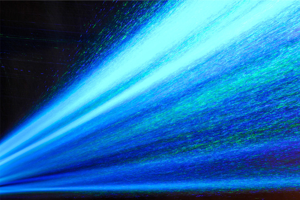 Szökőkút jet folyadék felfelé kigurul a cső lyukak vagy a nyomás erő. Lumiere kút. ritmikus fényhatások - Fotó, kép