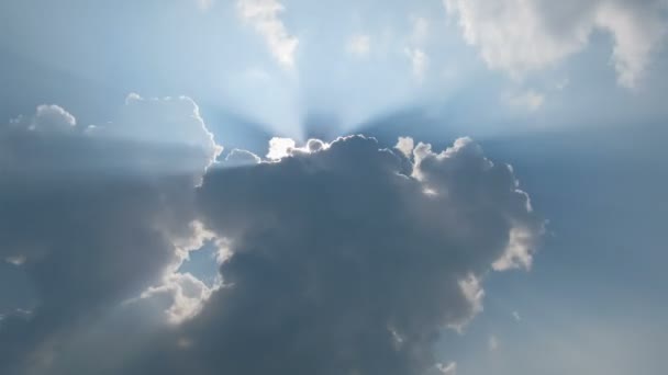 青空を背景に雲が動く - 映像、動画
