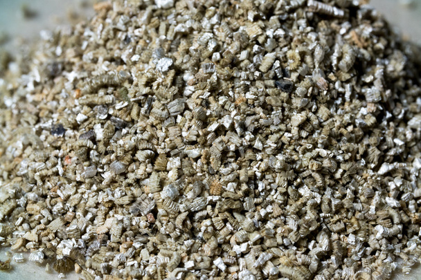 Amostras de vermiculite mineral para produção
 - Foto, Imagem