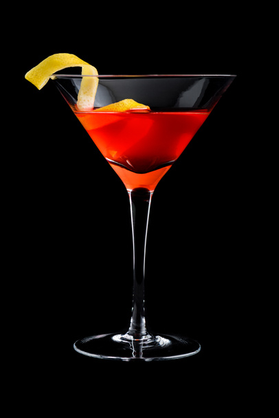 kosmopolitische Kosmo-Cocktails auf schwarzem Hintergrund - Foto, Bild