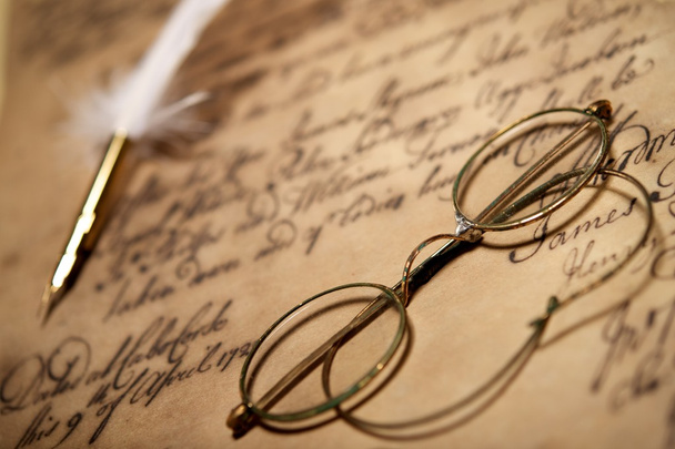 oude bril op vintage brief - Foto, afbeelding