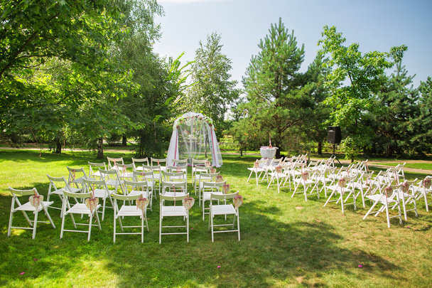 Bellissimo posto per la cerimonia di nozze all'aperto - Foto, immagini