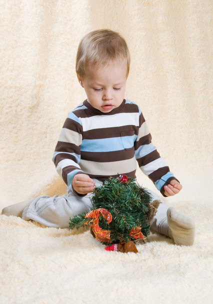 Boy and New Year tree - Foto, imagen