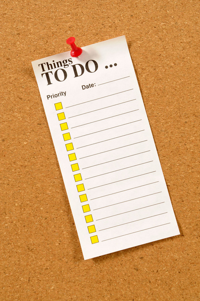 To do list pinned to cork bulletin board - Photo, image