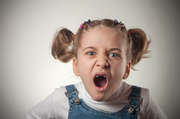 Little girl screaming - Foto, immagini