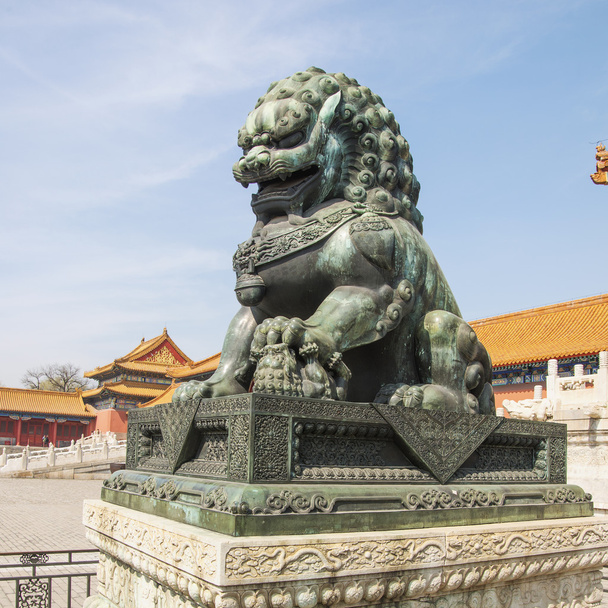 Estátua do leão da cidade proibida de China Pequim
 - Foto, Imagem