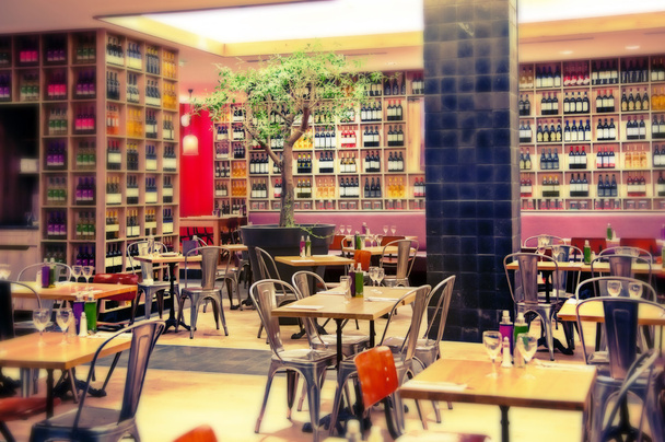 şarap dekorasyonu ile Restoran - Fotoğraf, Görsel