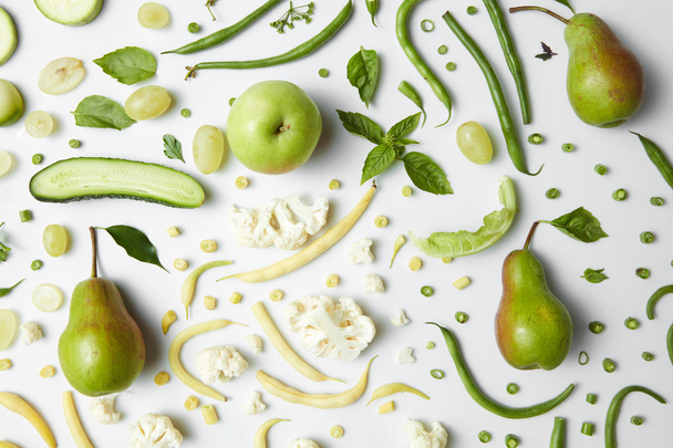 fresh organic green vegetables and fruits - Zdjęcie, obraz
