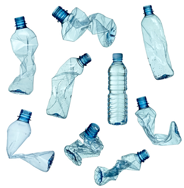 Ambiente de ecología de botella de basura usada vacía
 - Foto, imagen