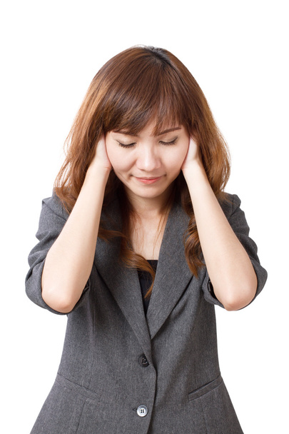 mujer de negocios estresada cubriéndose los oídos
 - Foto, Imagen