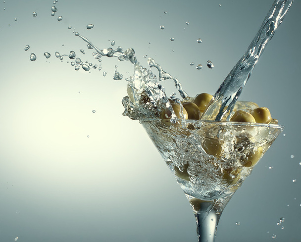 Martini with olives - 写真・画像