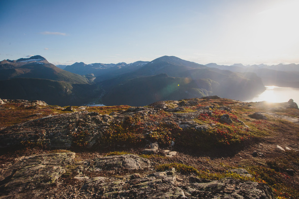Hiking in Norway, classic norwegian scandinavian summer mountain - Foto, immagini