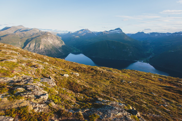 Norveç'te, klasik Norveç İskandinav yaz dağ hiking - Fotoğraf, Görsel