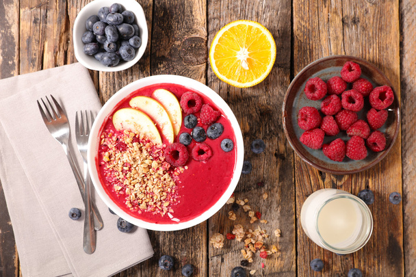 smoothie bowl with berries - Foto, immagini