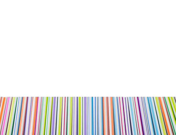 canetas multicoloridas isoladas em fundo branco.   - Foto, Imagem