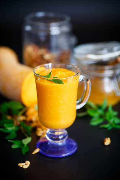 pumpkin smoothie with nuts and honey - Foto, imagen