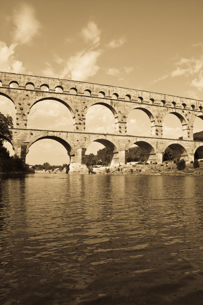 Pont du Gard perto de Nimes, França
 - Foto, Imagem