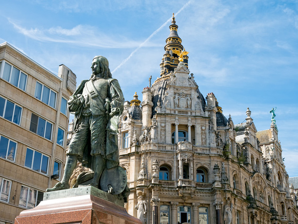 Статуя и здания вдоль улицы Меир в Антверпене
 - Фото, изображение