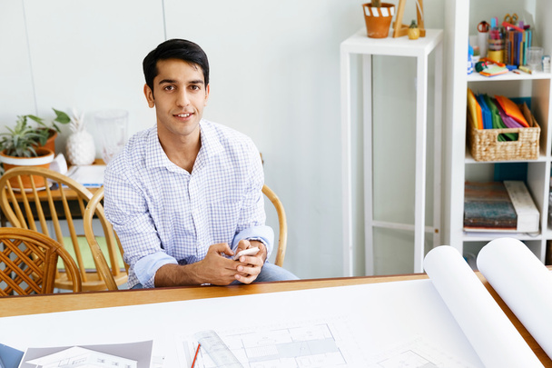 Young man architect in office - Foto, imagen