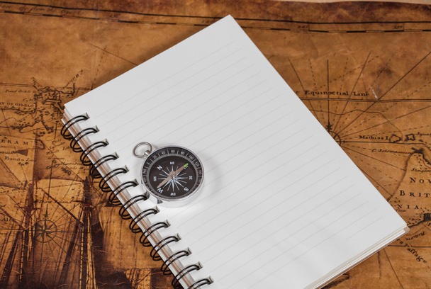 compass on the note book - Foto, imagen
