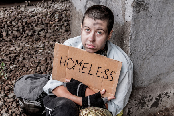 Homeless poor woman with sign - Φωτογραφία, εικόνα