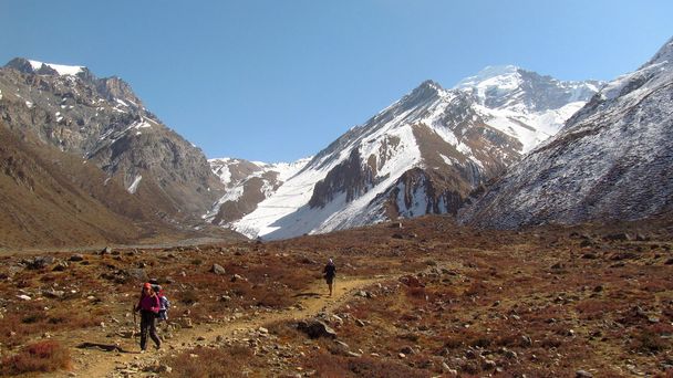 Trekking w Himalajach. - Zdjęcie, obraz