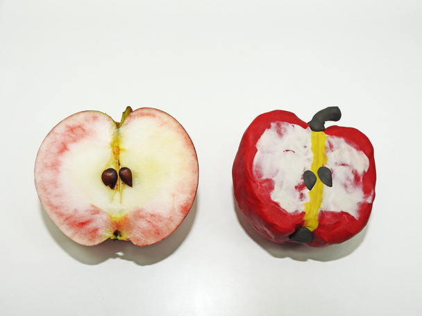 Idea de OGM. Comparación de dos manzanas
 - Foto, Imagen
