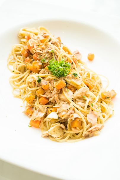 Tuna spaghetti in white plate - Photo, Image