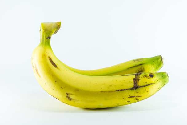 banaan op witte achtergrond. - Foto, afbeelding