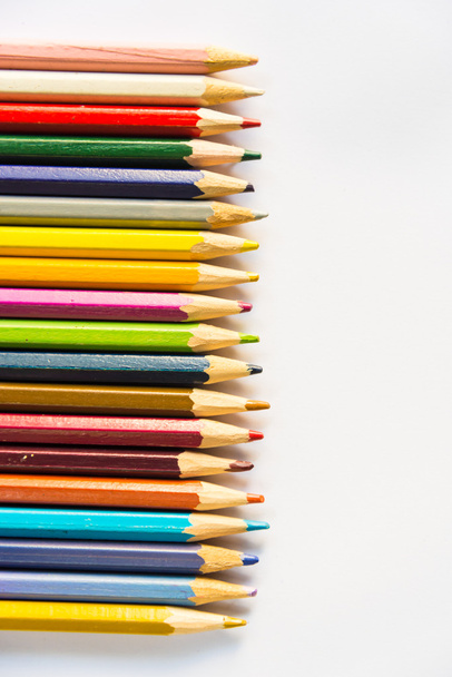 Lápis de cor sobre fundo branco, isolados
 - Foto, Imagem
