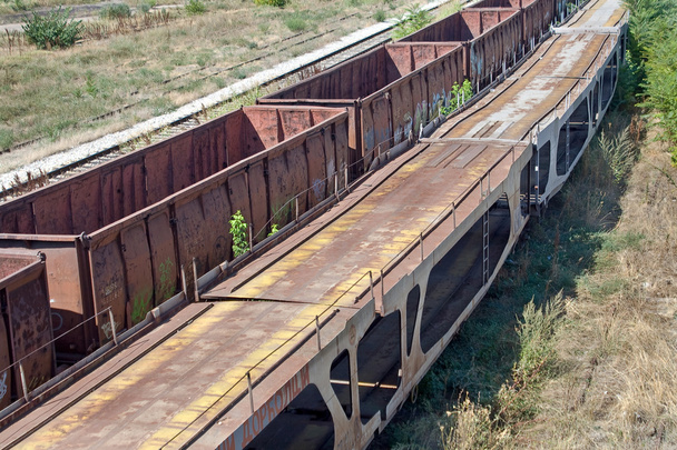 Viejos vagones oxidados
 - Foto, Imagen