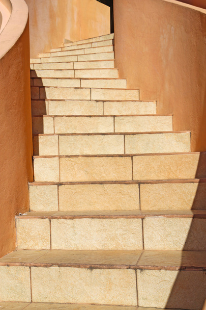 Escalier en pierre beige enroulement
 - Photo, image