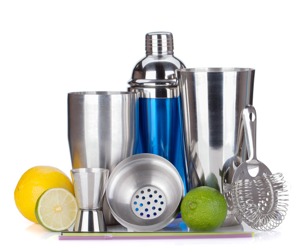 Cocktail shaker, strainer, measuring cup, drinking straws and ci - 写真・画像