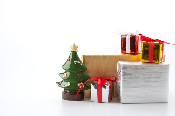 gift box with christmas tree - Zdjęcie, obraz