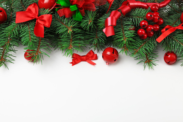 Kompozycja świąteczne z gałęzie drzewa jodły - Zdjęcie, obraz