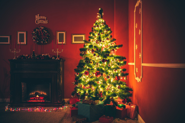 Weihnachtsbaum im Wohnzimmer - Foto, Bild