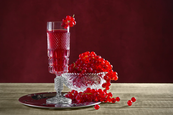 Still life with red currants - 写真・画像