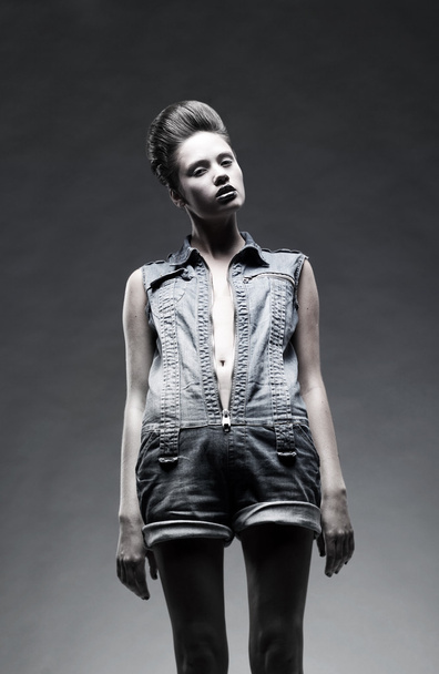 Fashion model attractive woman posing in studio - Zdjęcie, obraz