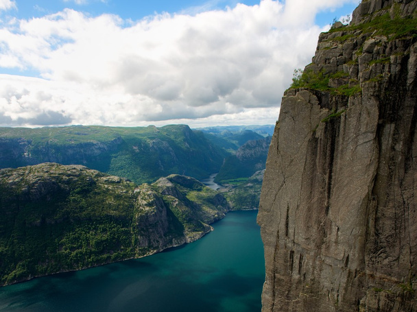 Hermosa vista Lysefjorden
 - Foto, Imagen