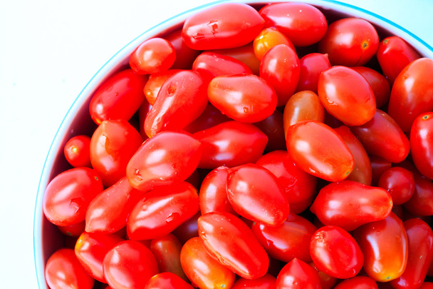 Grupo de tomates cereja
  - Foto, Imagem