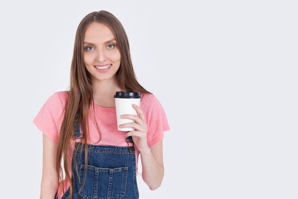 Cheerful coffee girl - Foto, afbeelding
