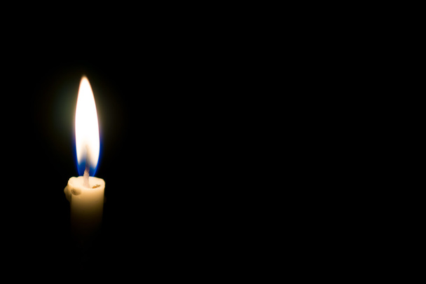 Свеча горит
 - Фото, изображение