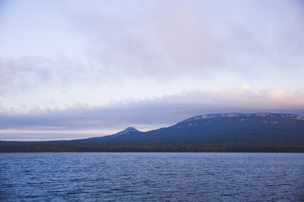 Buenos días. Lago Zyuratkul. Ural. Rusia
 - Foto, imagen