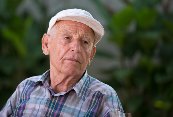 depresif yaşlı adam - Fotoğraf, Görsel