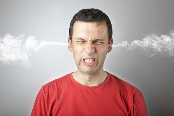Stres ve öfke, kızgın adam basınç ile üzgün ve başından çıkan duman - Fotoğraf, Görsel