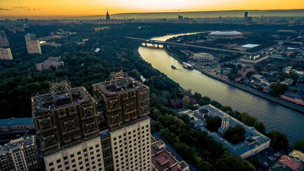 "Фрунзенський" набережна на заході сонця, Москва - Фото, зображення