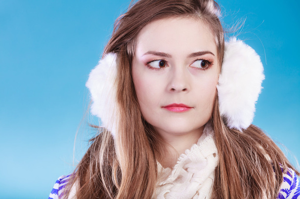 Young woman in wintertime. - Foto, afbeelding