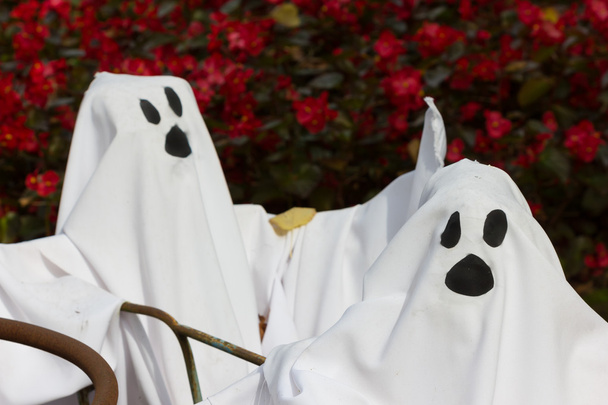 Fantasmas para fiesta de Halloween
 - Foto, imagen