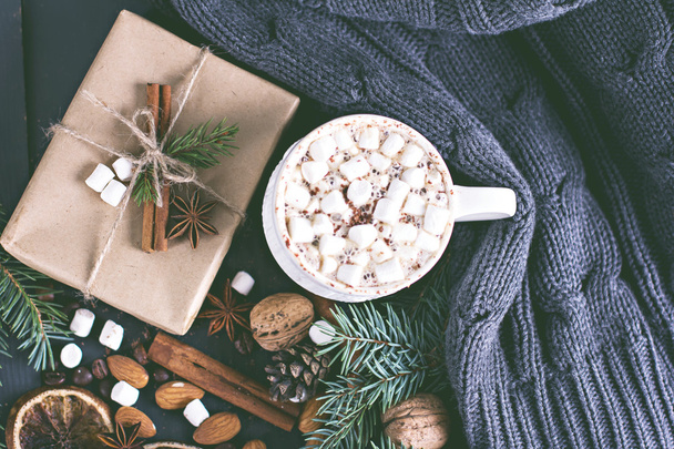 Cocoa, coffee  with marshmallows, nuts, gift - Foto, immagini