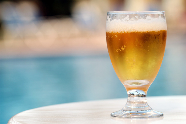 Beer by the pool - Φωτογραφία, εικόνα
